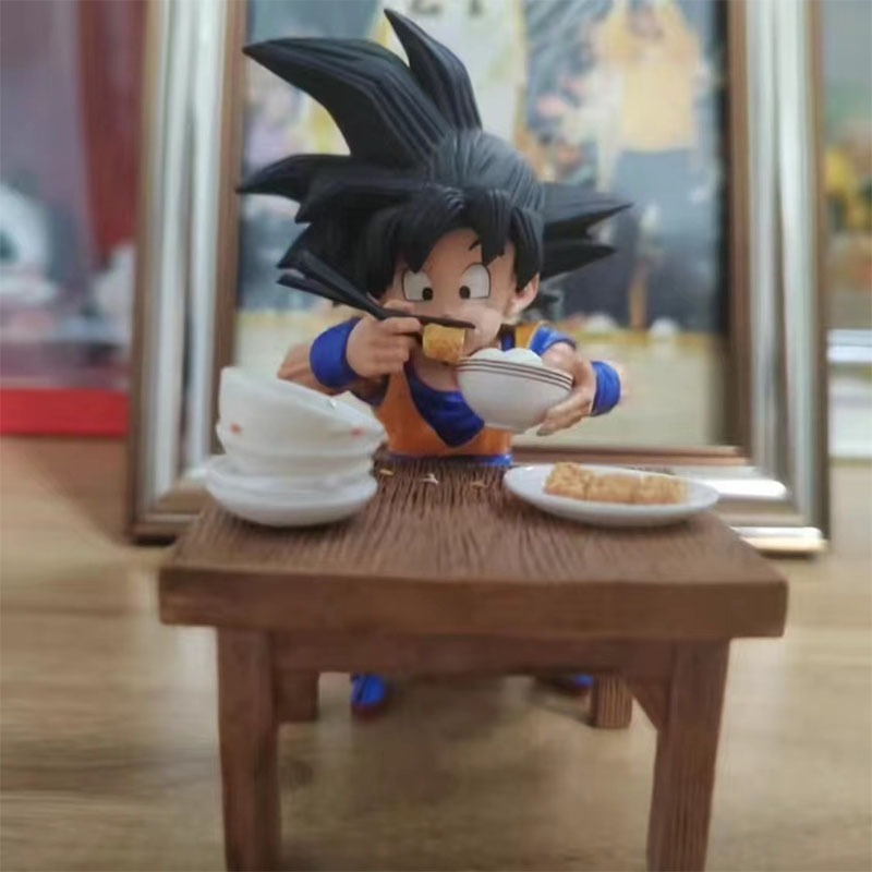 Mô hình songoku và vegeta ăn cơm hàng đẹp