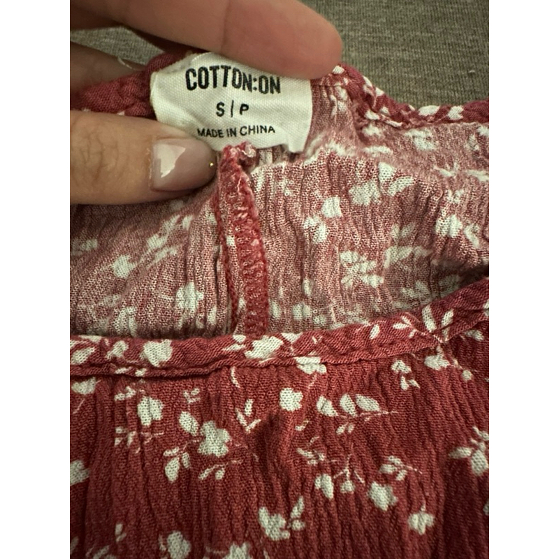 Used - váy cotton on