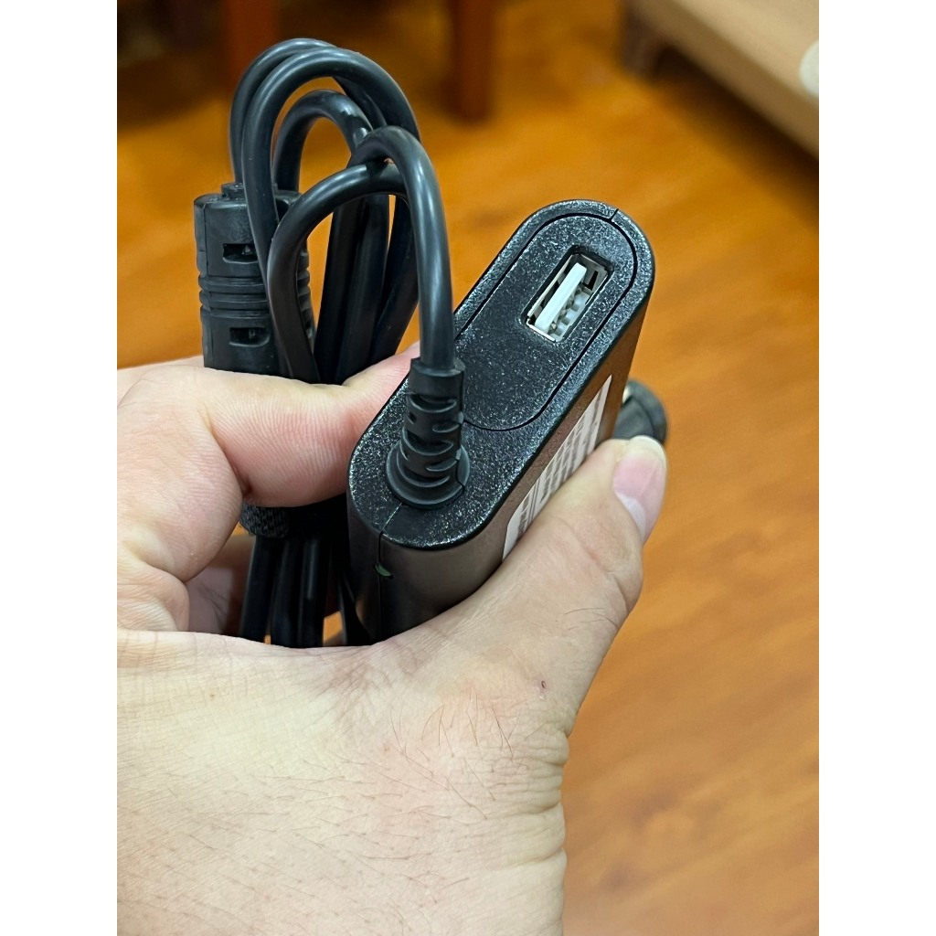 Bộ chuyển sạc laptop acer trên xe oto