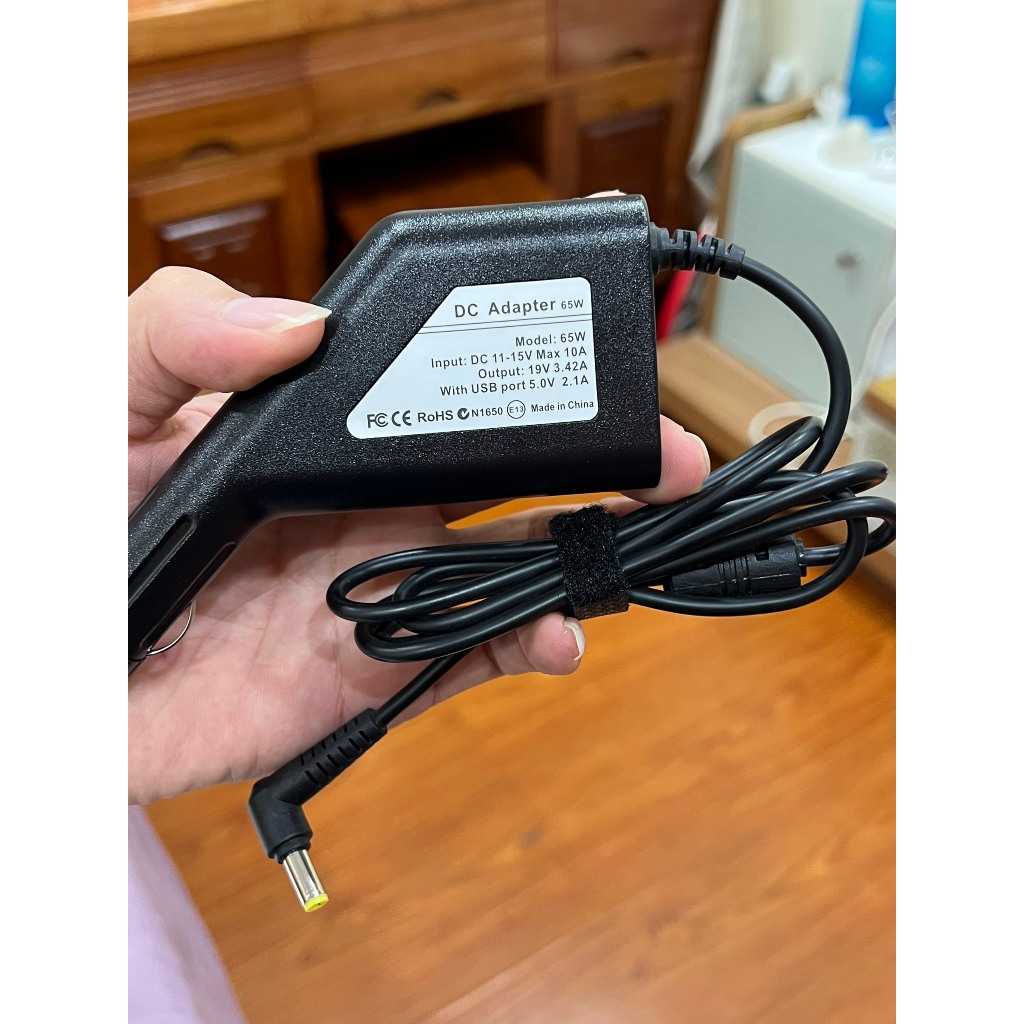 Bộ chuyển sạc laptop acer trên xe oto