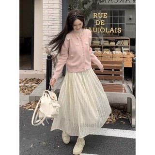 Cadigan nơ đá chấm bi
