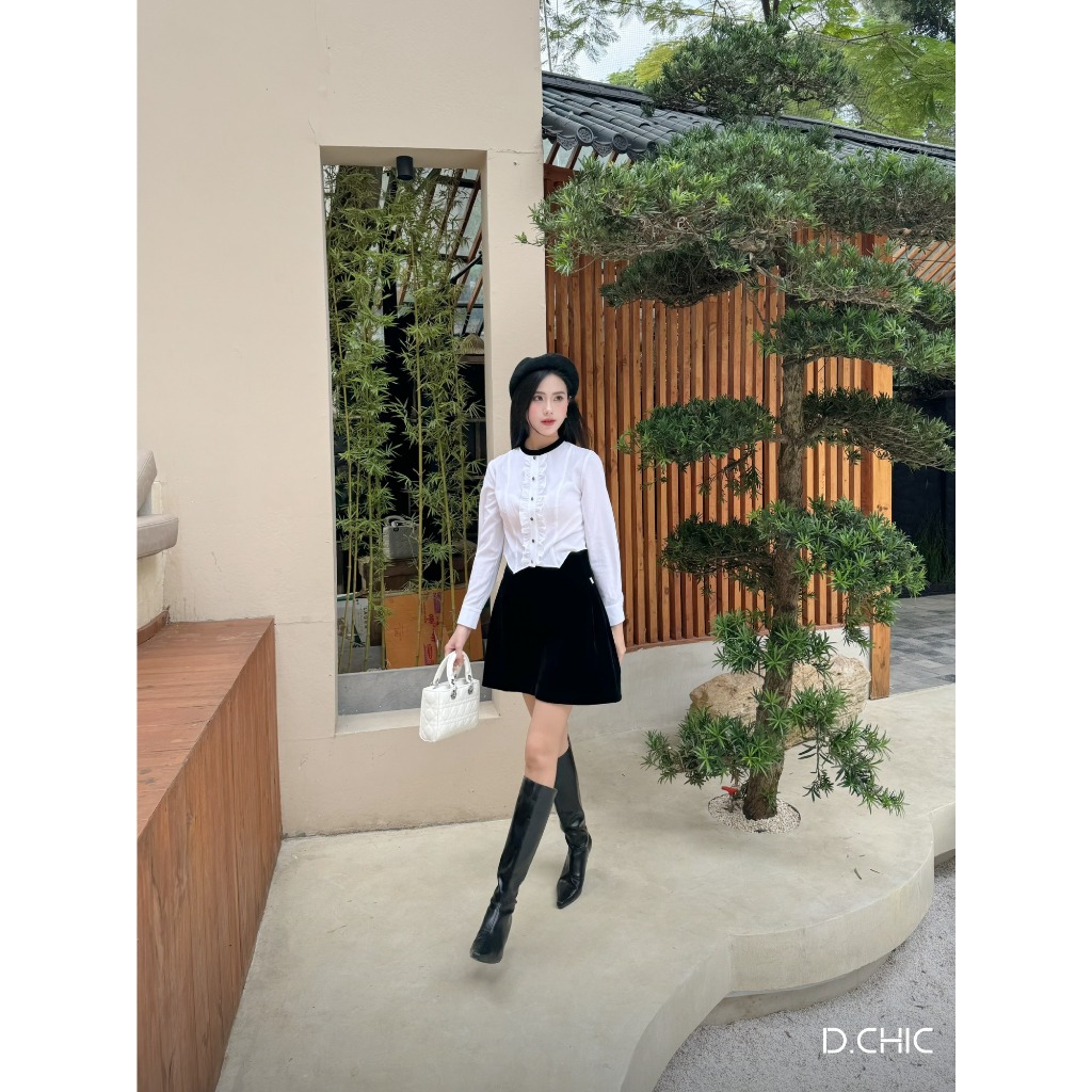 Chân váy ngắn dáng A cạp liền D.CHIC MS: 381788