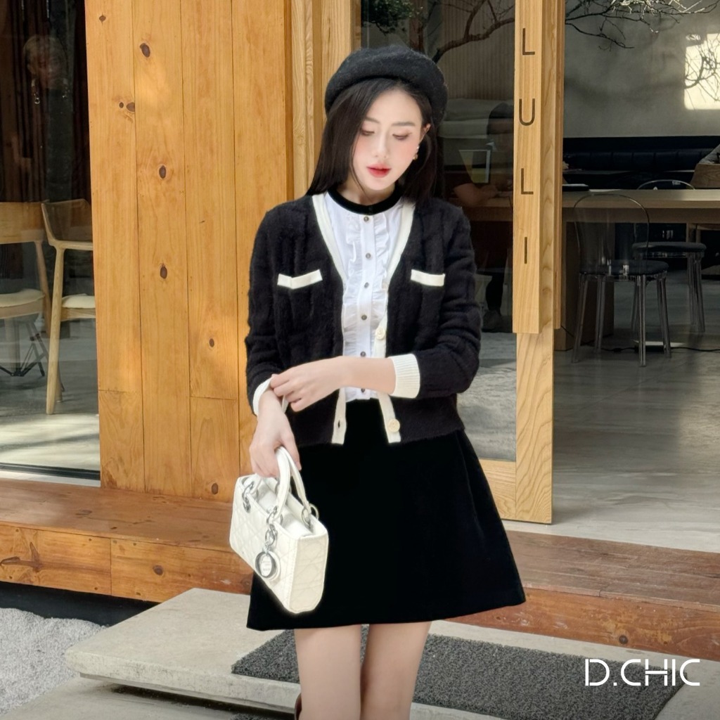 Chân váy ngắn dáng A cạp liền D.CHIC MS: 381788