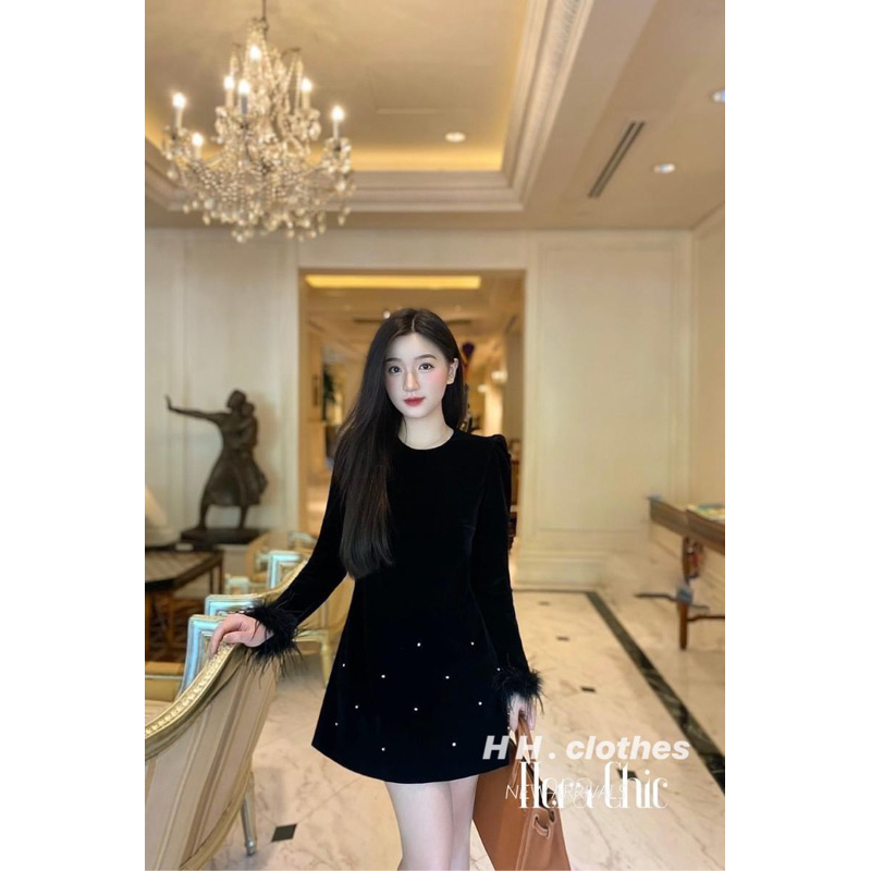 Váy nhung đính đá