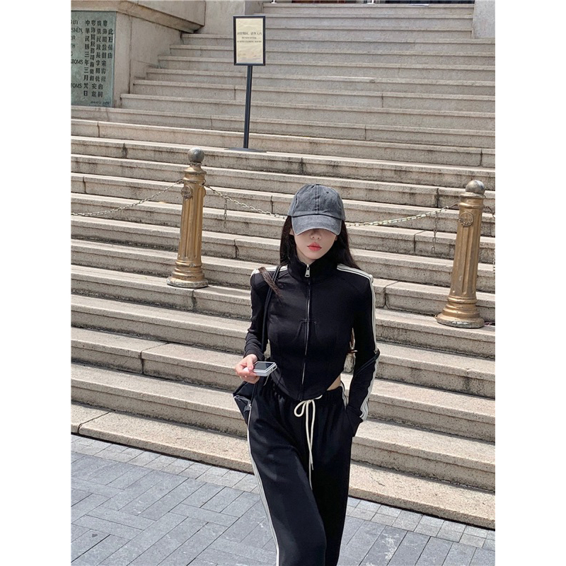 Bộ quần áo thể thao kẻ sọc đơn giản phong cách đường phố mùa thu mẫu mới năm 2023