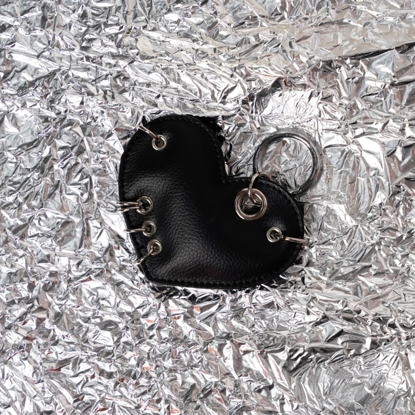 Charm Phụ kiện túi xách HOLE in HEART - CHAUTFIFTH