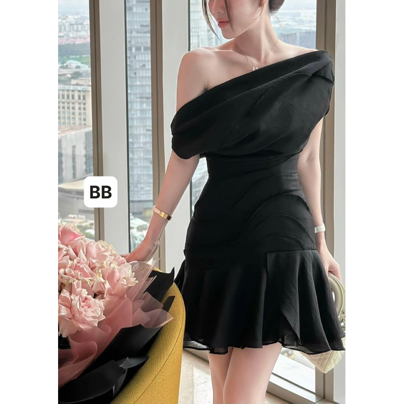Váy tơ lệch vai chân bèo