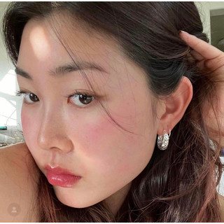 Má hồng dạng kem trong mướt, ửng hồng tự nhiên 𝙂𝙡𝙤𝙨𝙨𝙞𝙚𝙧 𝘾𝙡𝙤𝙪𝙙 𝙋𝙖𝙞𝙣𝙩 💫✨