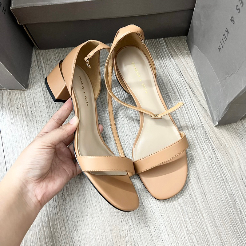 CNK Hàng Trưng Bày/Xả Kho