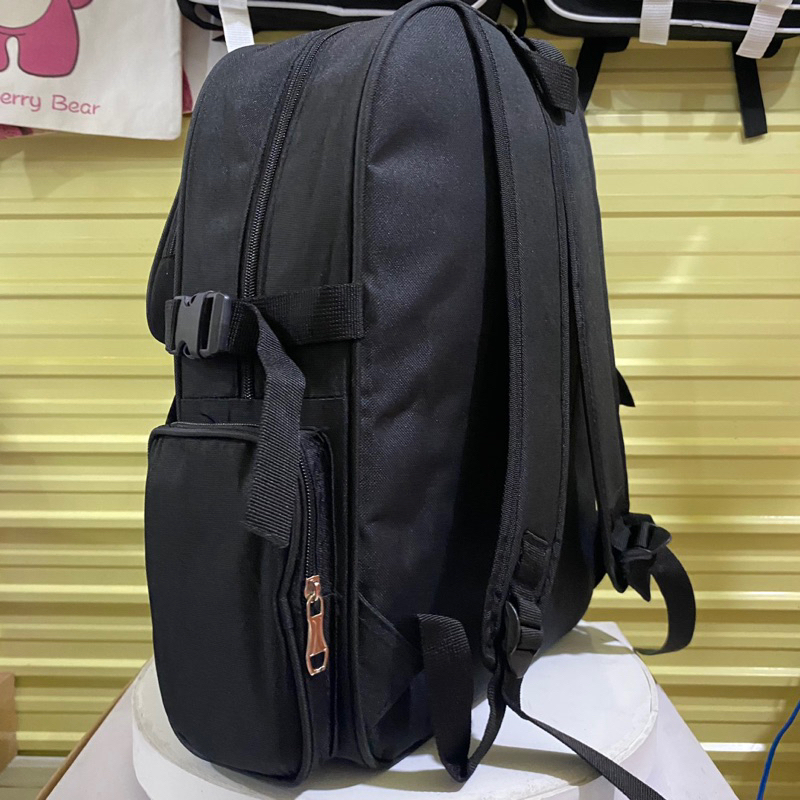 Balo học sinh cấp 2 và cấp 3 màu đen dùng cho cả nam và nữ là mẫu hots nhất hiện nay