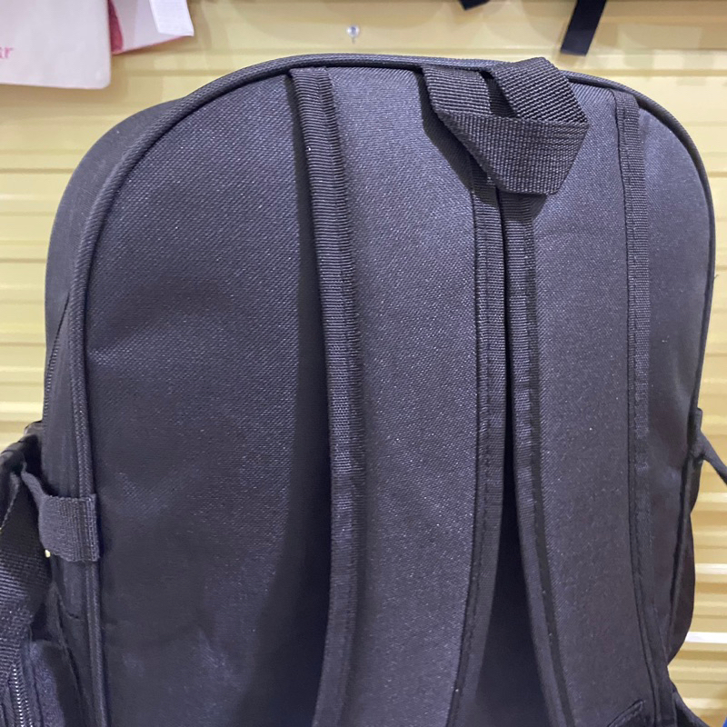 Balo học sinh cấp 2 và cấp 3 màu đen dùng cho cả nam và nữ là mẫu hots nhất hiện nay