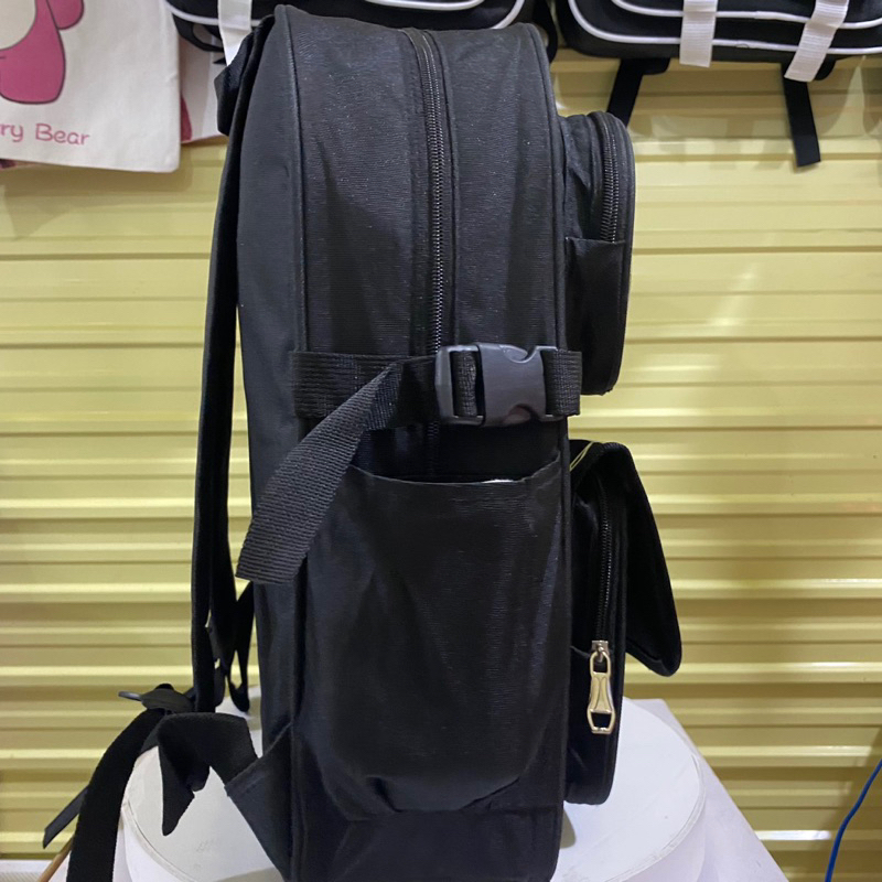 Balo học sinh cấp 2 và cấp 3 màu đen dùng cho cả nam và nữ là mẫu hots nhất hiện nay