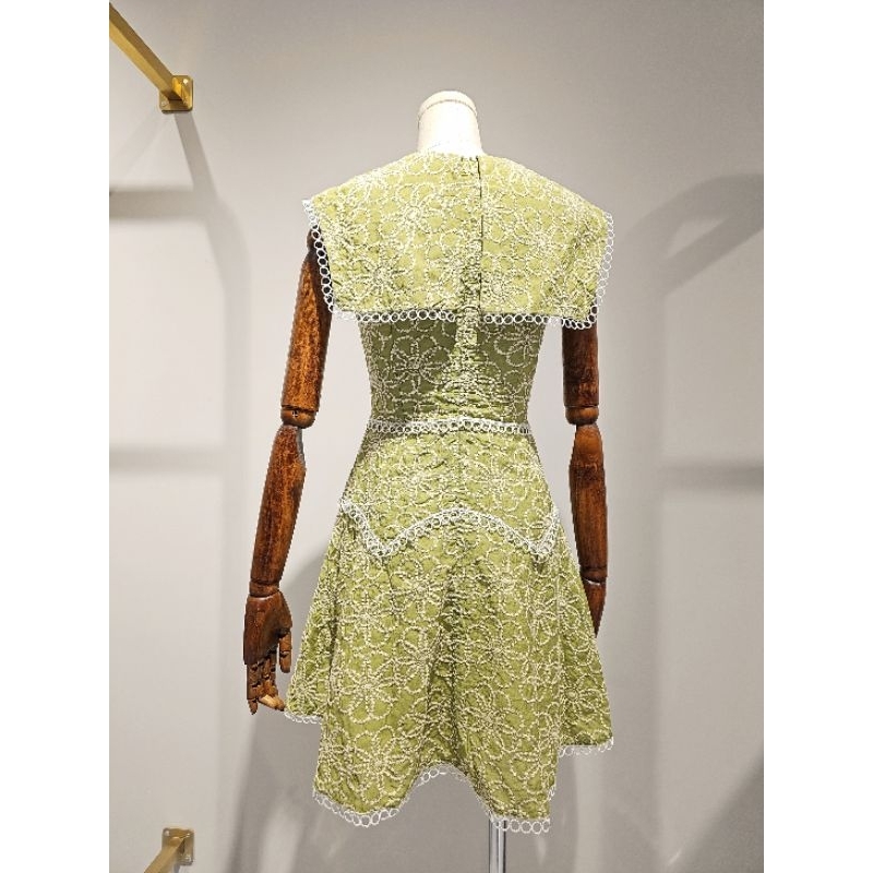 ĐẦM REN HOA CỔ THỦY THỦ THẮT NƠ ÔM EO CAO CẤP