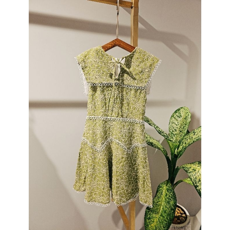 ĐẦM REN HOA CỔ THỦY THỦ THẮT NƠ ÔM EO CAO CẤP