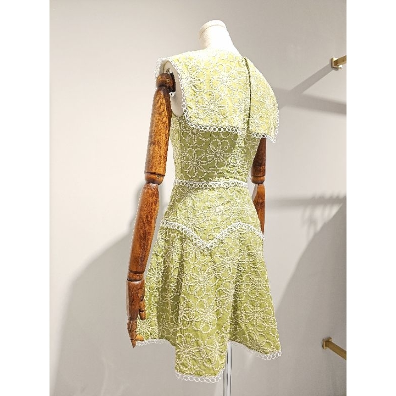 ĐẦM REN HOA CỔ THỦY THỦ THẮT NƠ ÔM EO CAO CẤP