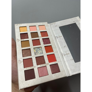 BẢNG MẮT VONGEE 18 Ô [DATE T3/24]