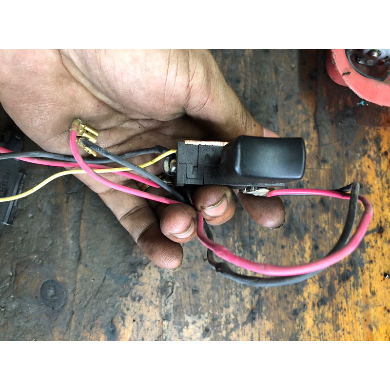 Cò thổi bụi Makita 18V