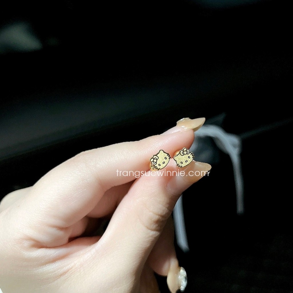 Hoa tai nữ titan Bi Kitty