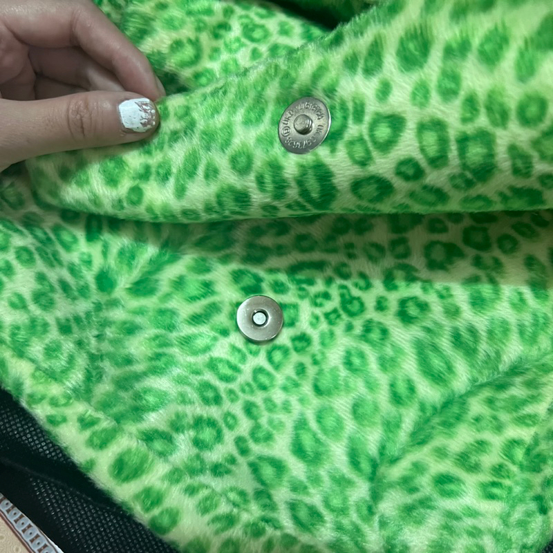 Túi đeo chéo da beo