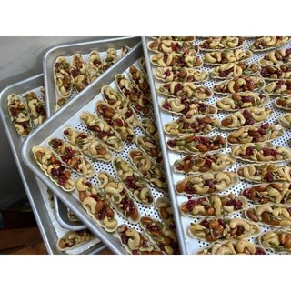 Bánh đế thuyền mix hạt