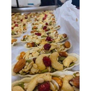Bánh đế thuyền mix hạt