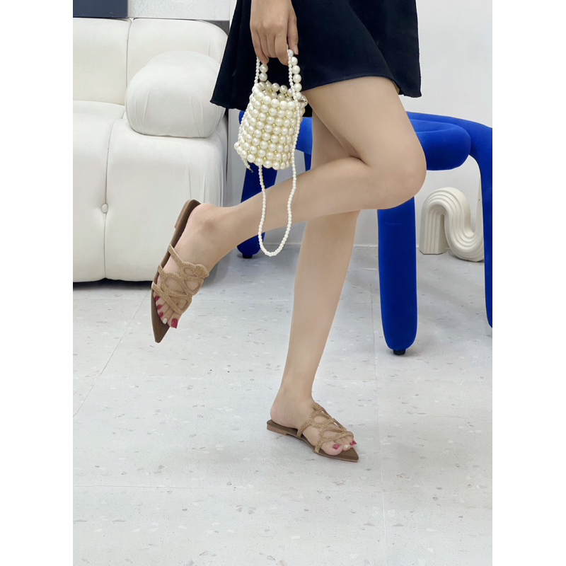 Dép mũi nhọn đá xoắn