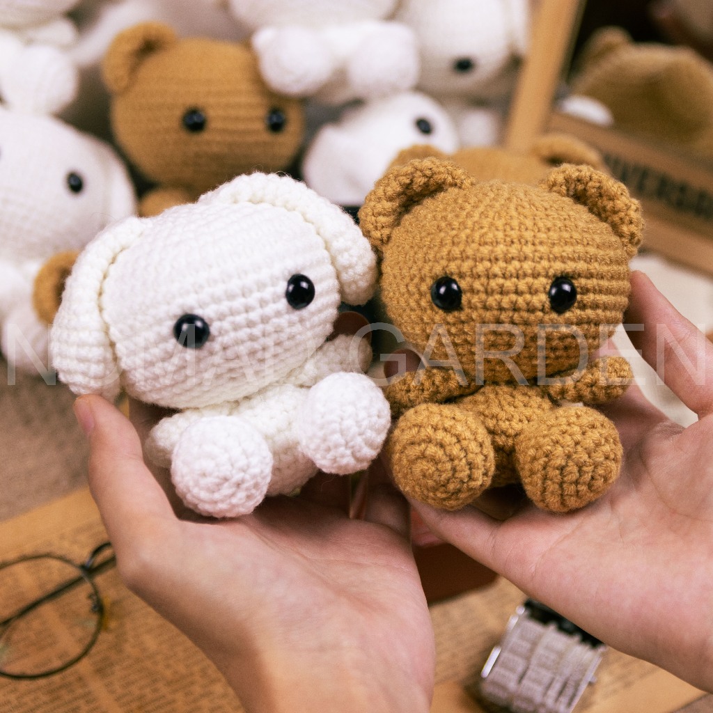 Gấu Brown Thỏ Trắng Móc Len Quà Tặng Handmade - By Nomad Garden