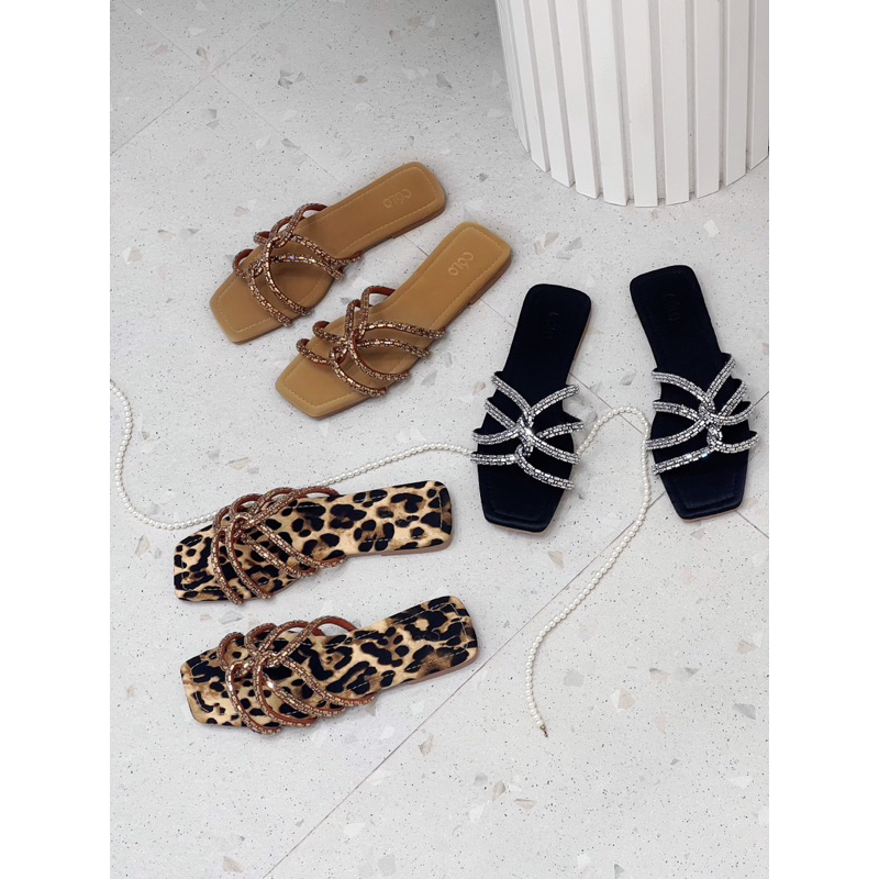 Dép đính đá đan chéo