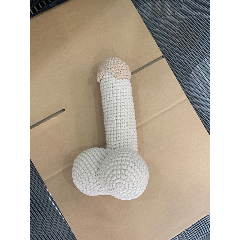 Bé ciu bằng len kích thước 18cm dùng để trang trí, quà tặng - Tiệm móc len nhà Xoài