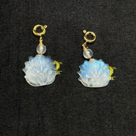 Hồ Ly Đá Mặt Trăng Moonstone Charm