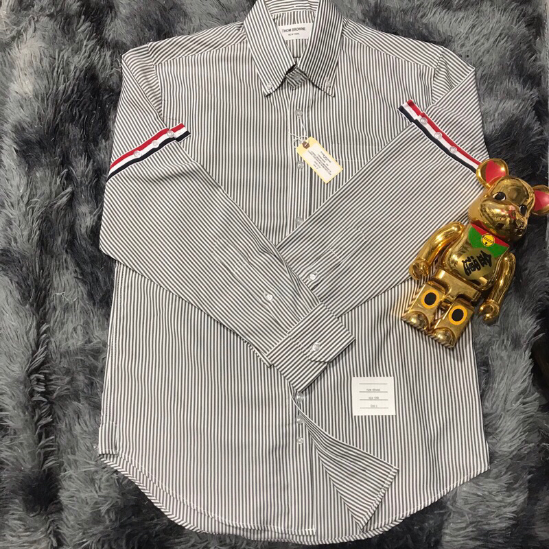 Áo sơ mi thom brown sọc xám, viền 2 tay  không nhăn