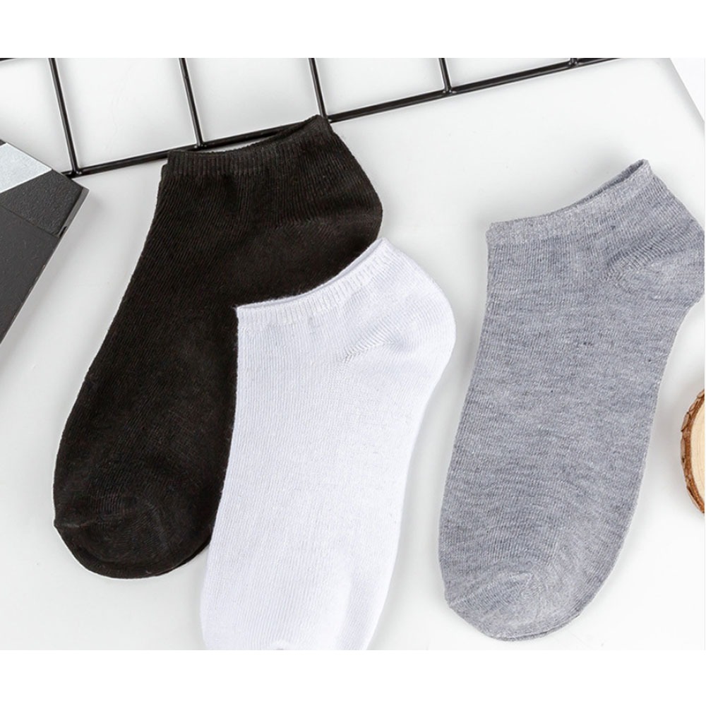 Tất nam đơn giản phù hợp mọi lứa tuổi