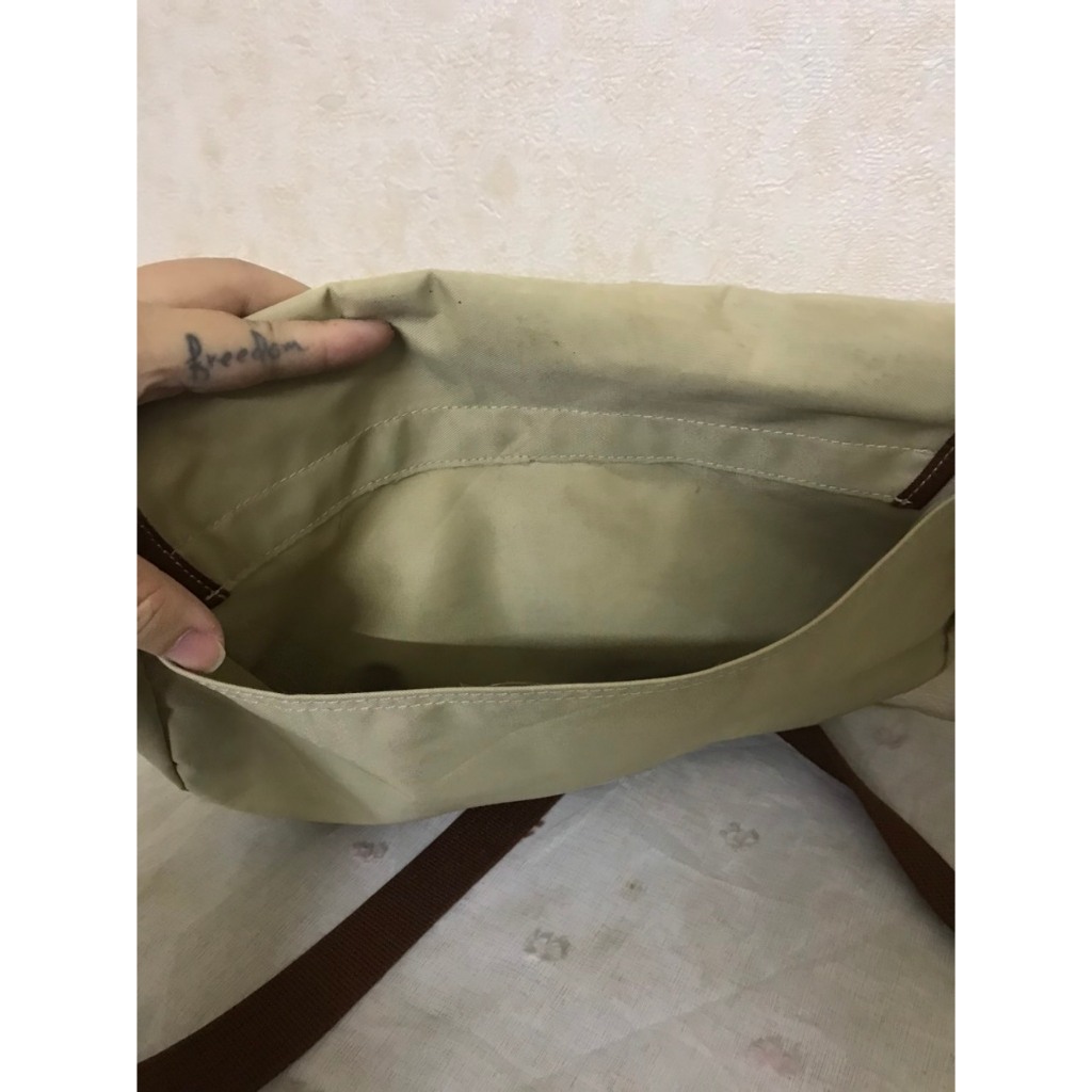 Túi đeo chéo dù Longchamp