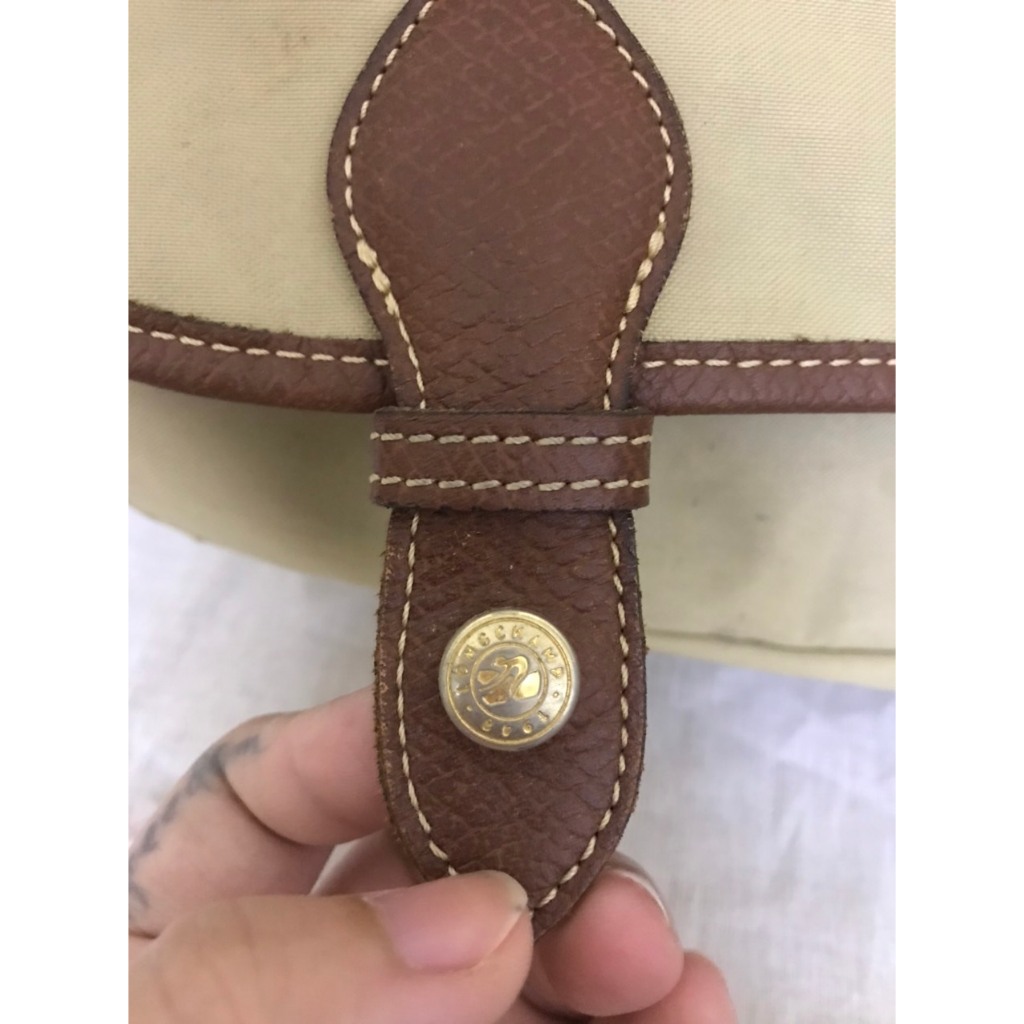 Túi đeo chéo dù Longchamp