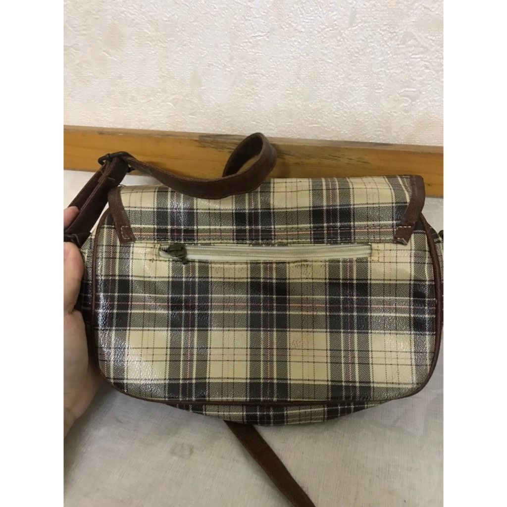 Túi da kẻ caro đeo chéo