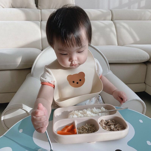 Yếm Ăn Dặm Silicon Có Máng Chống Rơi Vãi