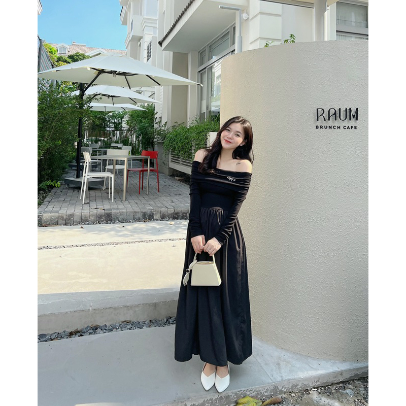 Váy trệt vai tay dài