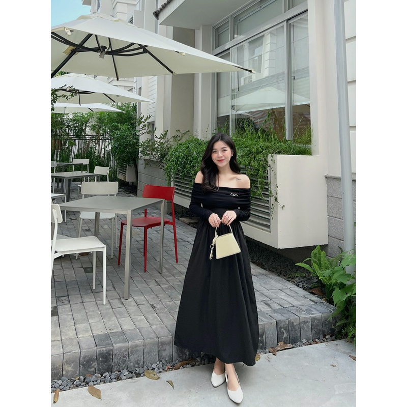 Váy trệt vai tay dài