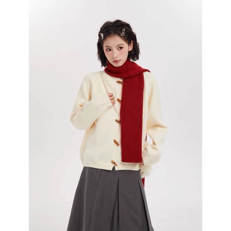Áo len cardigan khuy sừng