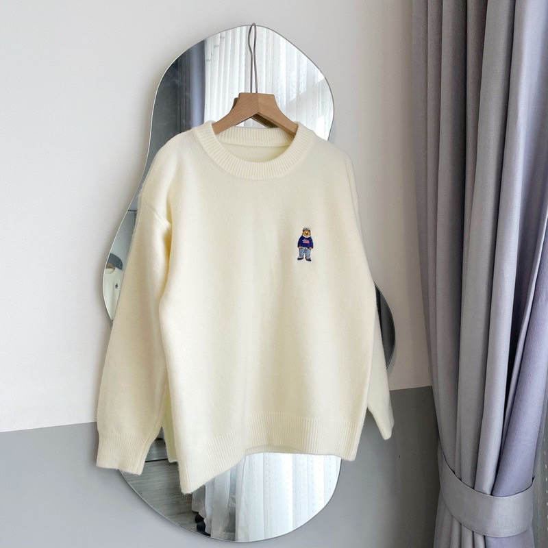 Áo len cổ tròn sweater thêu gấu basic