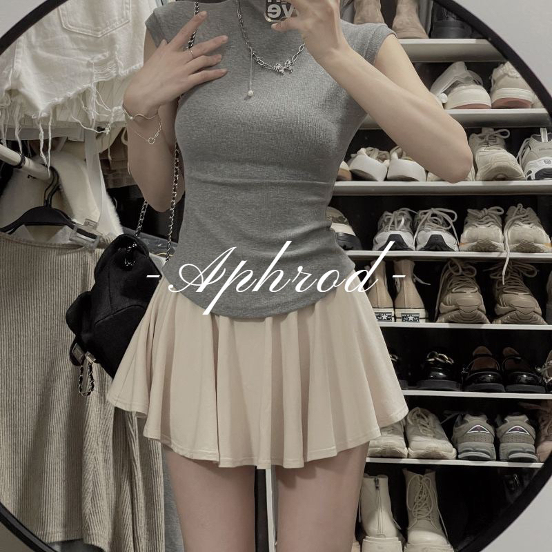 Pass áo xám ôm body