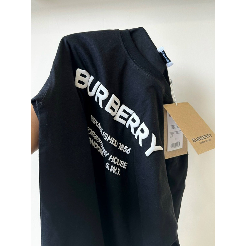 ÁO PHÔNG MÀU ĐEN CHỮ BURBERRY