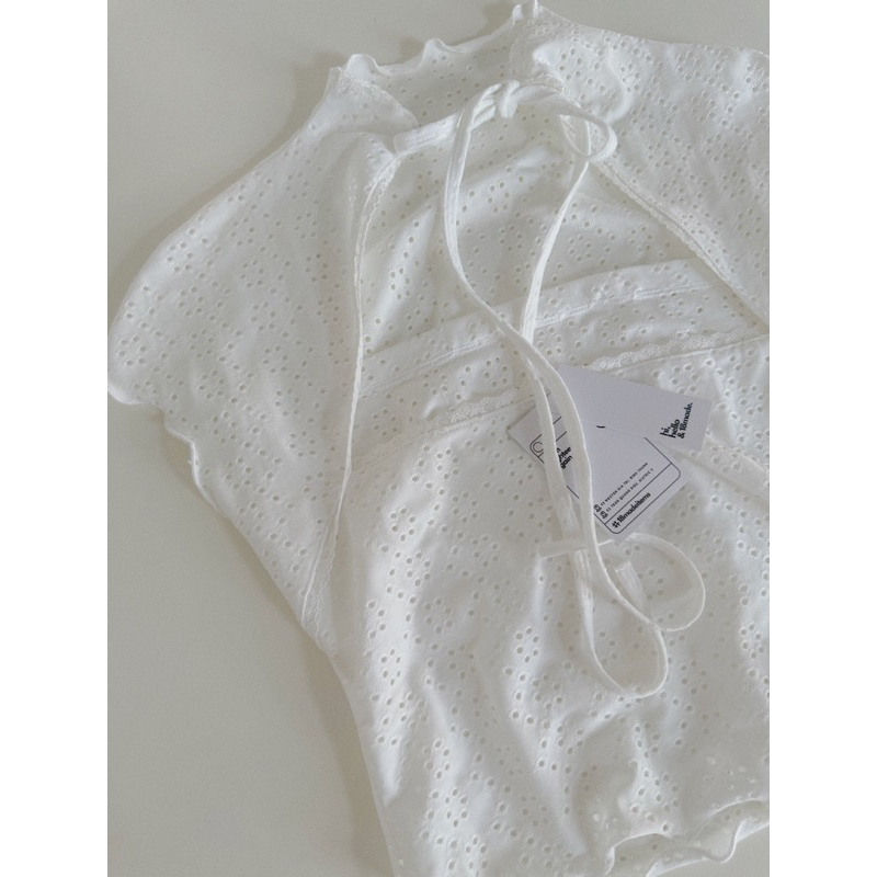 Áo kiểu hở lưng Taki 18made ✿ 𝐁𝐲 𝐄𝐢𝐠𝐡𝐭𝐞𝐞𝐧 𝐀𝐠𝐚𝐢𝐧