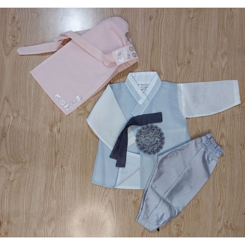 Set hanbok bé trai có mũ
