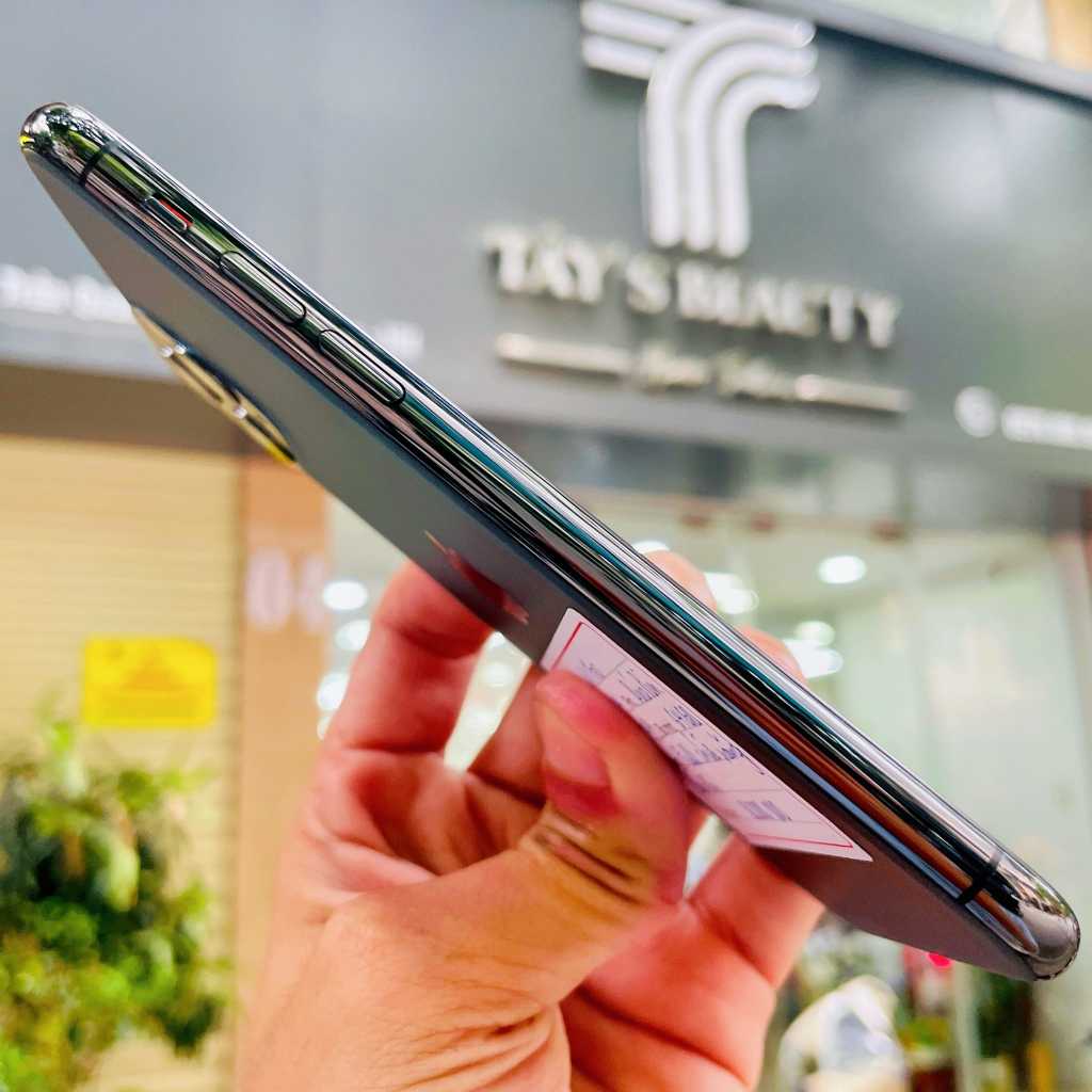 1p 11 Pr o 256GB giá rẻ hàng like new 99% ngoại hình cực đẹp full màu - Máy zin chính hãng LLA20