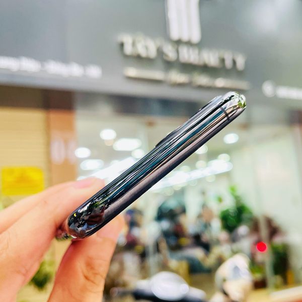 1p 11 Pr o 256GB giá rẻ hàng like new 99% ngoại hình cực đẹp full màu - Máy zin chính hãng LLA20