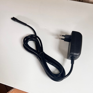 Dây sạc tông đơ Wahl Magic Clip màu đen