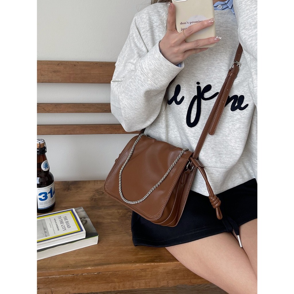 Túi xách đeo chéo nữ dây rút phối dây kim loại phong cách basic vintage