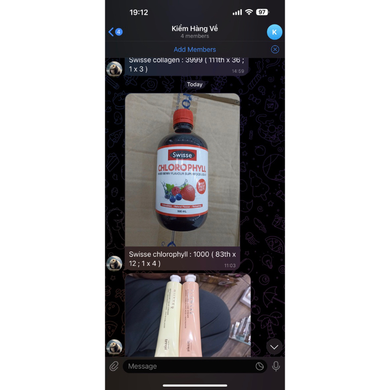 Nước diệp lục dâu Swisse bình 500ml