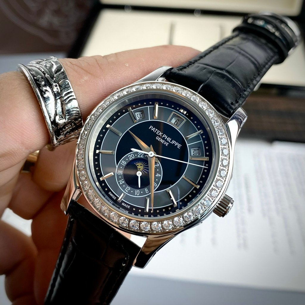 Đồng Hồ Nam Patek Complications Viền Đá Dây Da Nâu / Đen , Máy Automatic, Size 40mm